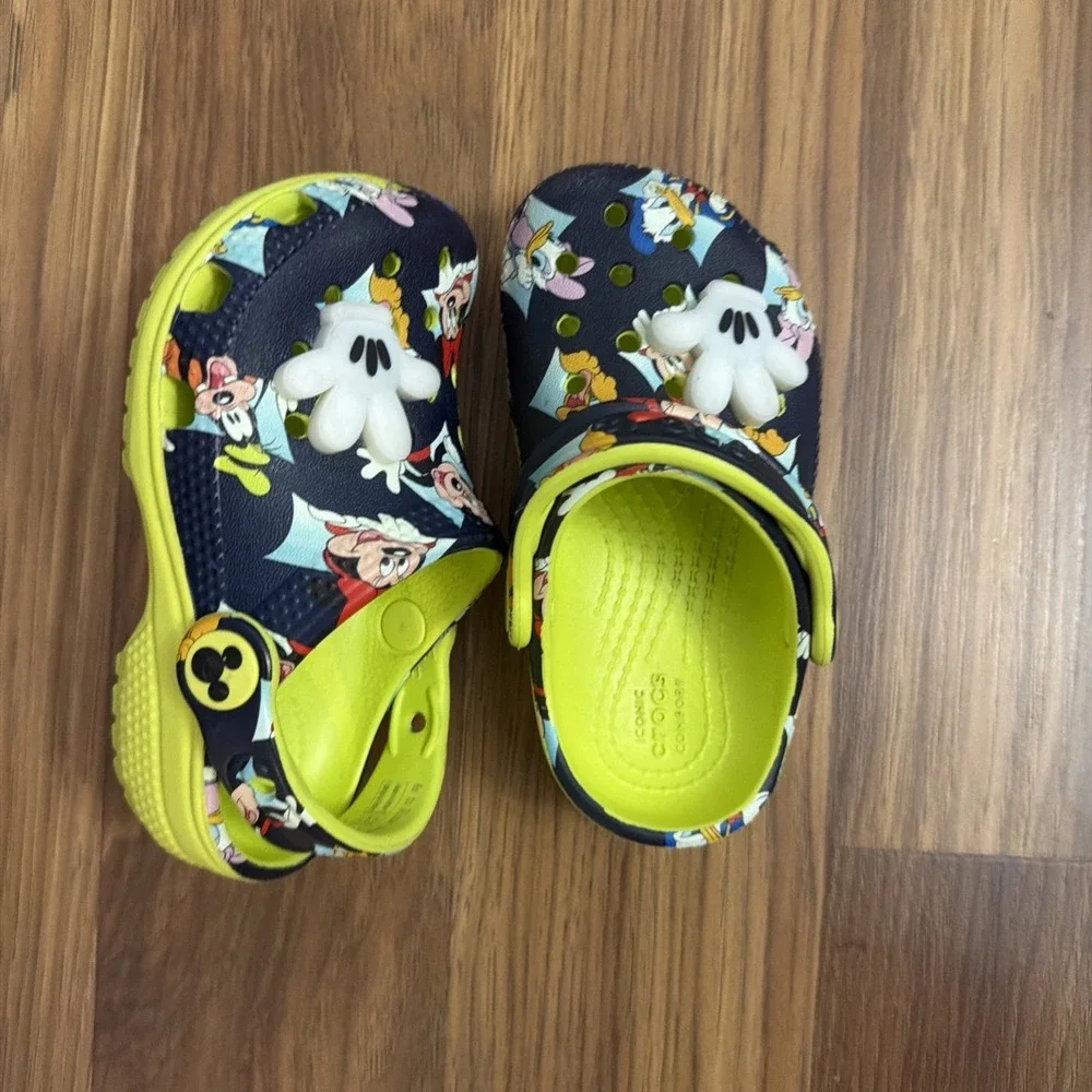 Crocs Disney Mickey Friends Light Up Toddler 7C 7 Clogs Shoes Neon Light Up